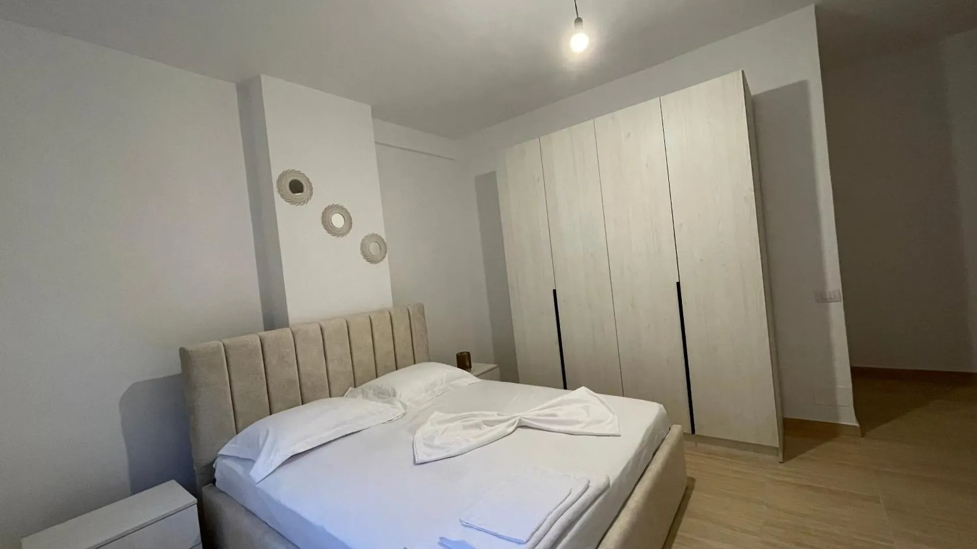 Center Guest House Vlore Apartment